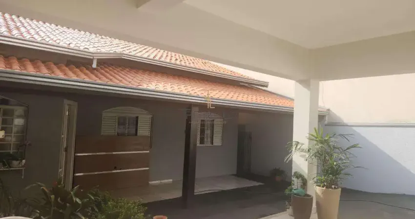 Casa venda com potencial Residencial e Comercial, região central da cidade, 3 quartos, 1 Suíte, 4 vagas - Valinhos/SP.