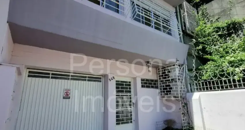 Casa com 03 dormitórios e garagem – cidade baixa – porto alegre - rs