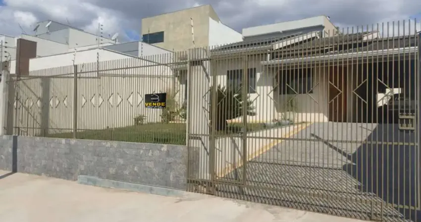 Casa com 4 quartos à venda no Jardim Europa, Arapongas 