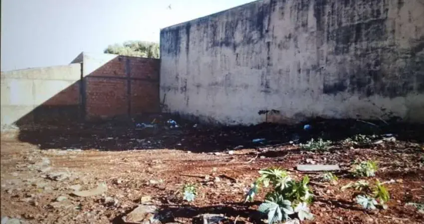 Terreno à venda no Jardim Colúmbia IV, Arapongas 