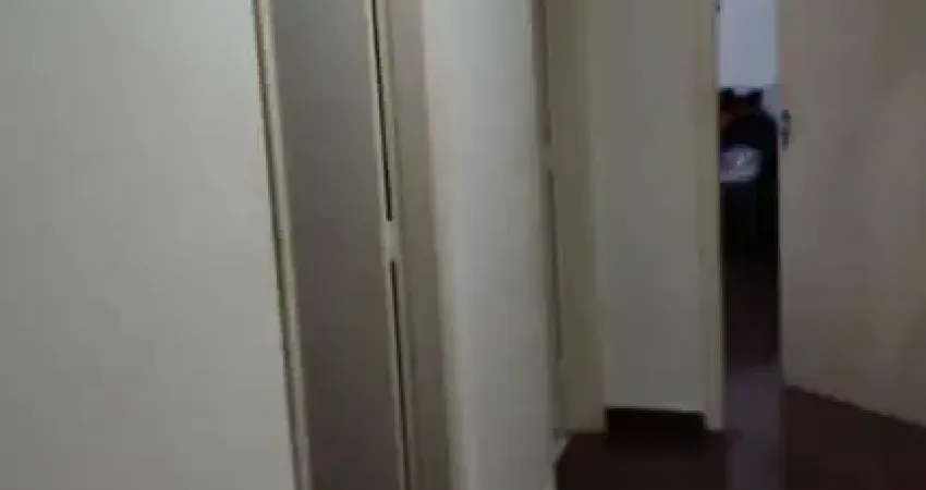 Casa com Sala Comercial à Venda no Jardim Caravelle por R$300.000,00!