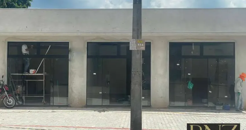 Sala Comercial para Locação – Localização Estratégica em Frente ao Mercado