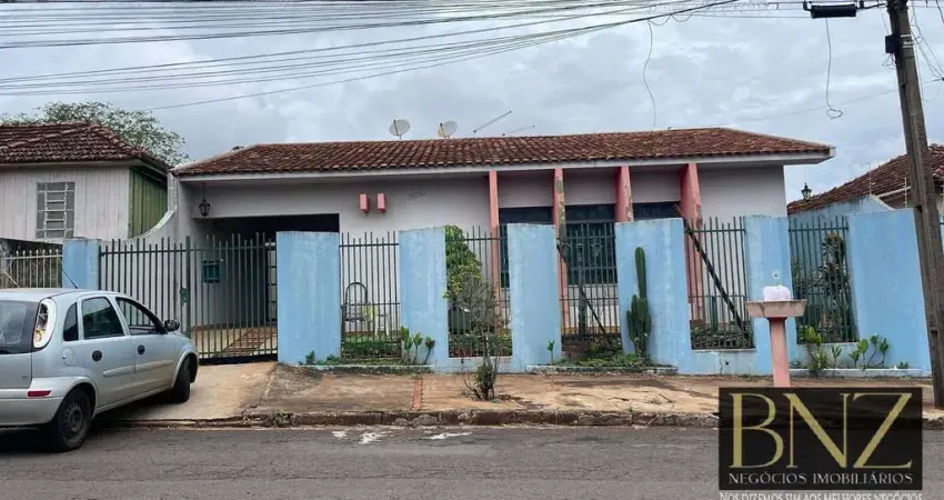 Casa à venda no Centro, Arapongas 