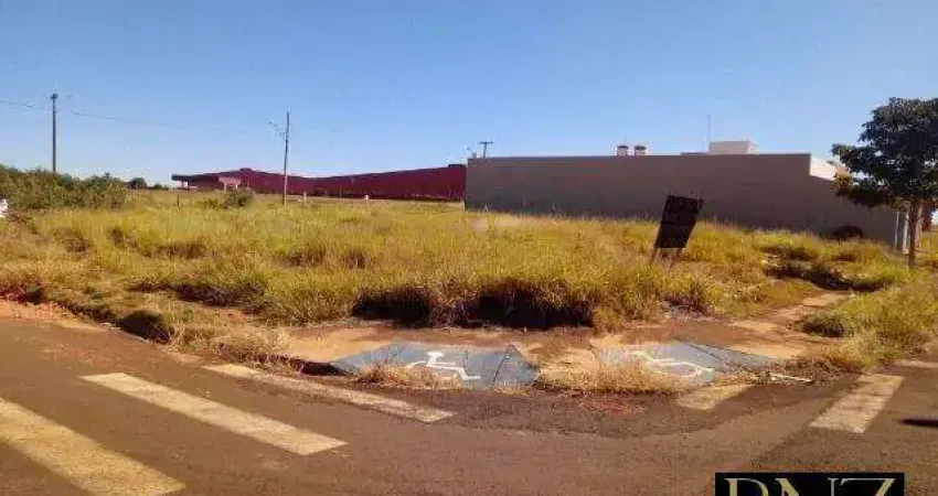 Terreno de esquina no Jd. Interlagos II