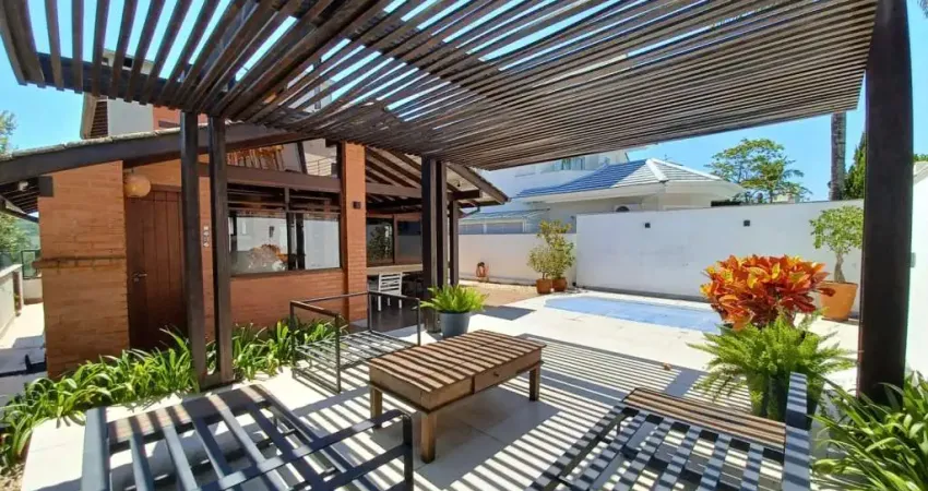 Casa com 3 quartos à venda na Rua das Camélias, 661, Pedra Branca, Palhoça