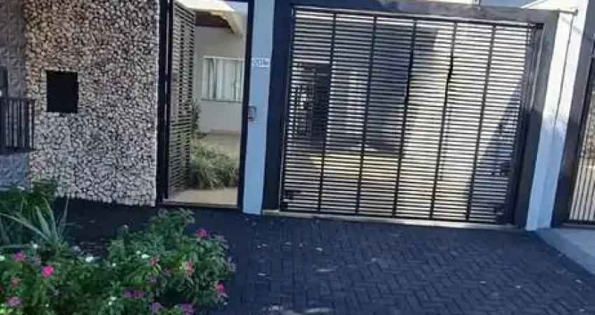 Casa com 2 quartos à venda na Rua Pioneiro José Garbieri, 160, Jardim Tóquio, Maringá