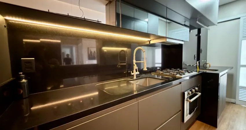 Apartamento 2 suítes, móveis de qualidade, condomínio com área de lazer!