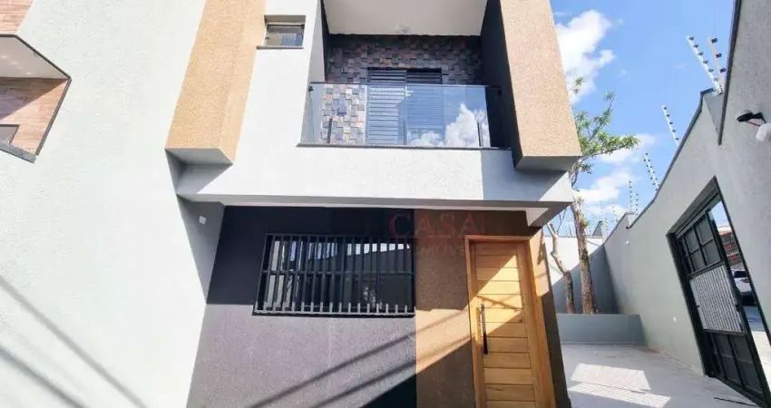 Sobrado de esquina com 2 suítes e 2 vagas de garagem no Parque Buturussú.