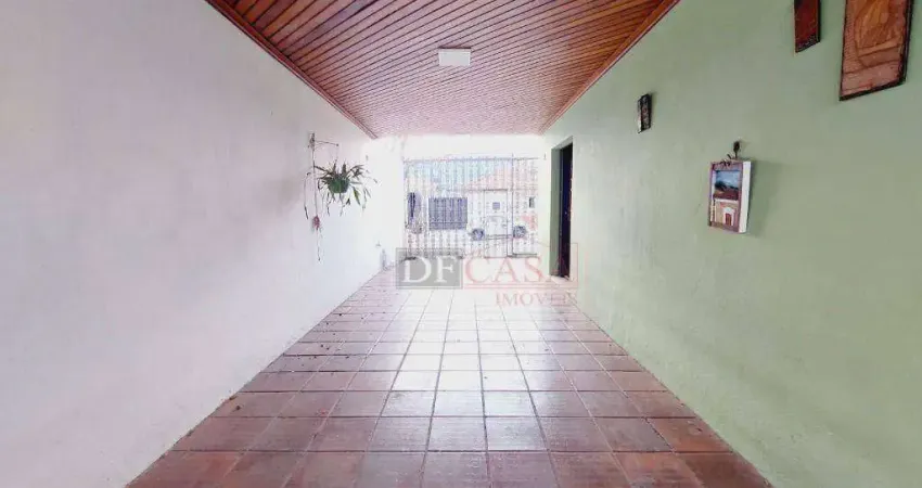 Sobrado à Venda em Itaquera. 3 dormitórios, 4 vagas, quintal, churrasqueira, Itaquera - São Paulo/SP