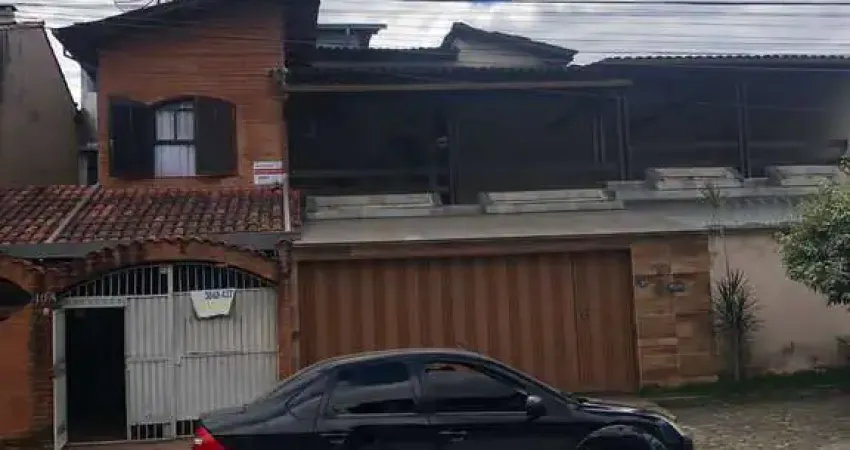 Casa de 3 Quartos, sendo 1 suite - Quitandinha - COD 13755