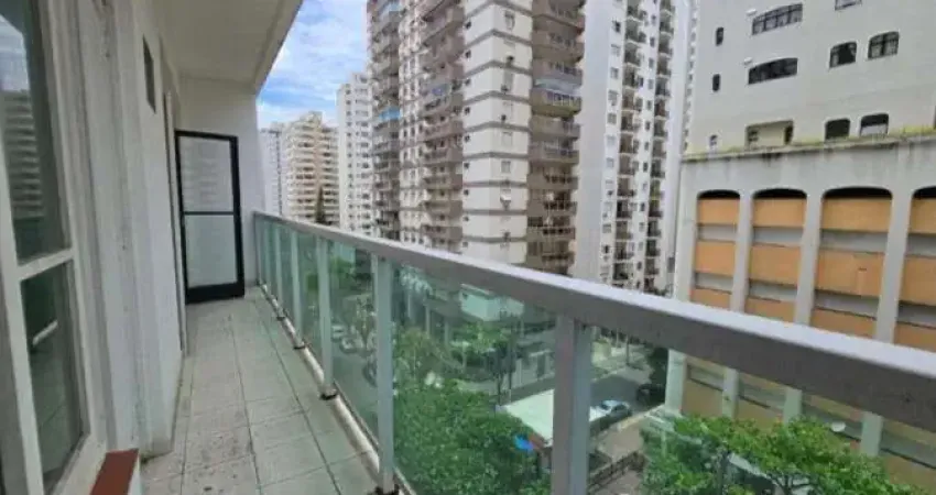 Oportunidade! Apto reformado com 2 dorms, 1 quadra da praia de pitangueiras