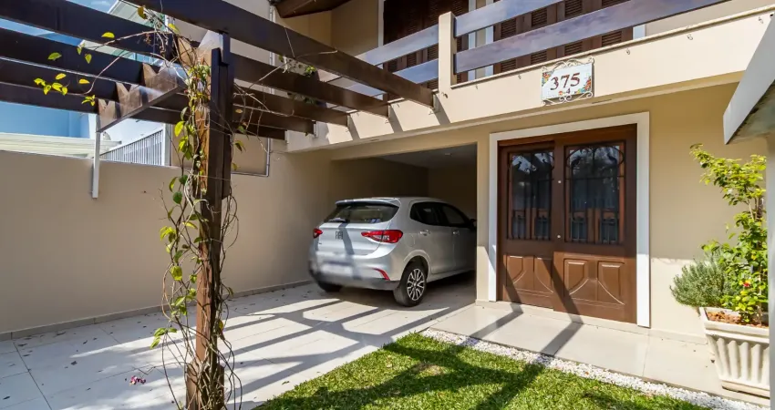 Lindo sobrado triplex todo reformado, com 160,00 m² ao lado do Batel.