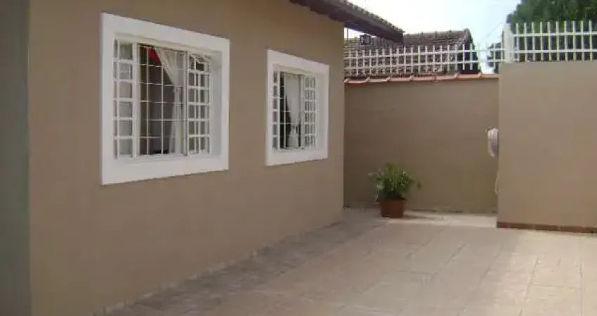 Casa com 3 quartos à venda na Rua Inhambu, 55, Aeroporto, Londrina