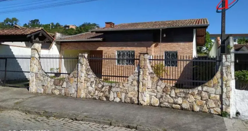 Casa para Venda em Blumenau, Agua Verde, 3 dormitórios, 1 suíte, 2 banheiros, 1 vaga