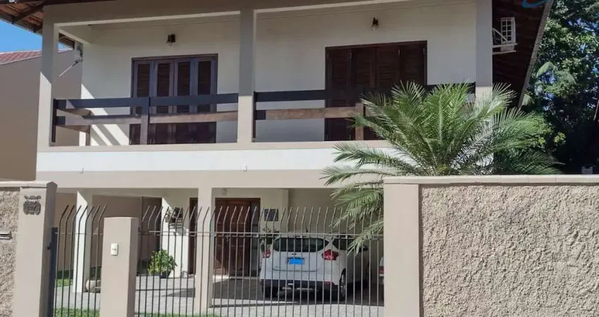 Casa para Venda em Blumenau, Itoupava Central, 5 dormitórios, 2 suítes, 2 banheiros, 3 vagas