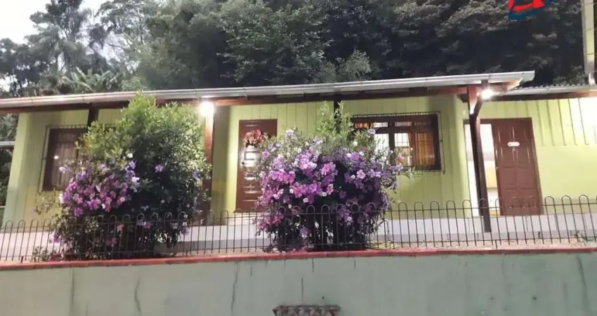 Casa para Venda em Blumenau, Valparaiso, 2 dormitórios, 1 suíte, 2 banheiros, 1 vaga