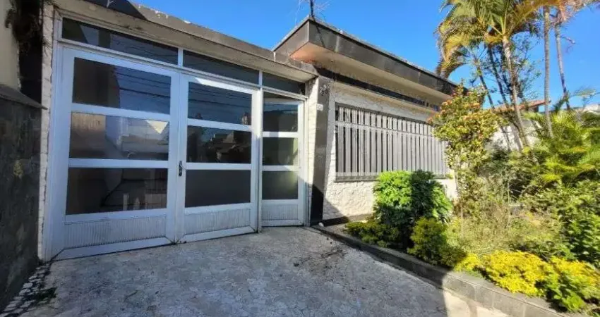 Casa Terrea Rudge Ramos S.B.C possui 240 M2 com 2 quartos 3 vagas edicula grande