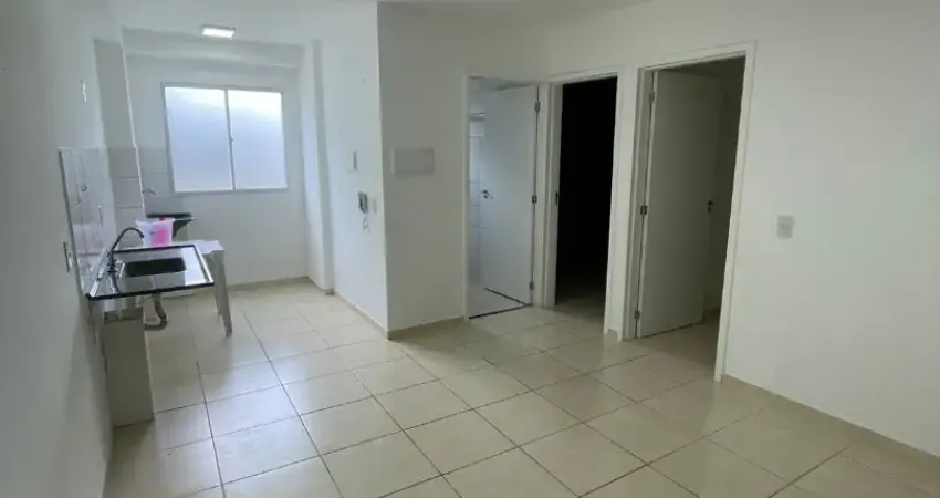 Apartamento Térreo com Área Privativa no Condomínio Ilhas do Mar!