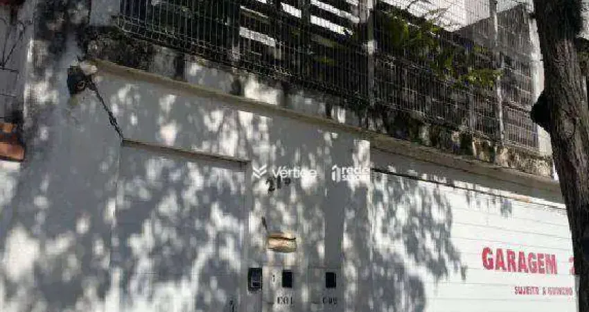 Casa linear, reformada, 03 quartos, Granbery em frete à escola.