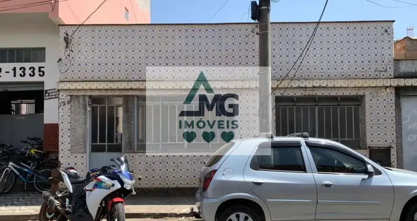Casa para alugar na Rua José Henrique da Costa, Centro, Três Corações