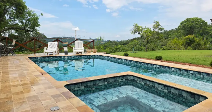 Casa de Madeira à Venda | Piscina | Natureza | Condomínio Fechado - Ibiuna-SP