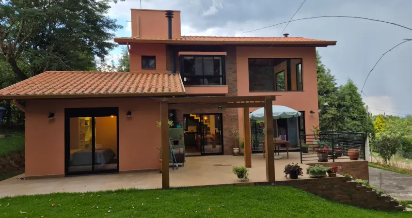 Refúgio em Ibiúna: Natureza, Conforto e Exclusividade - Cond Fechado