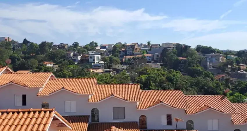 Excelente sobrado com 02 dormitórios no res. Morada dos Pássaros