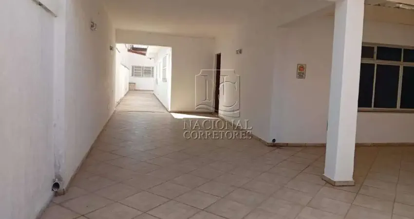 Casa terrea com Edicula e amplo quintal, casa para locação com 236 mts² Santa Terezinha- Santo André - SP
