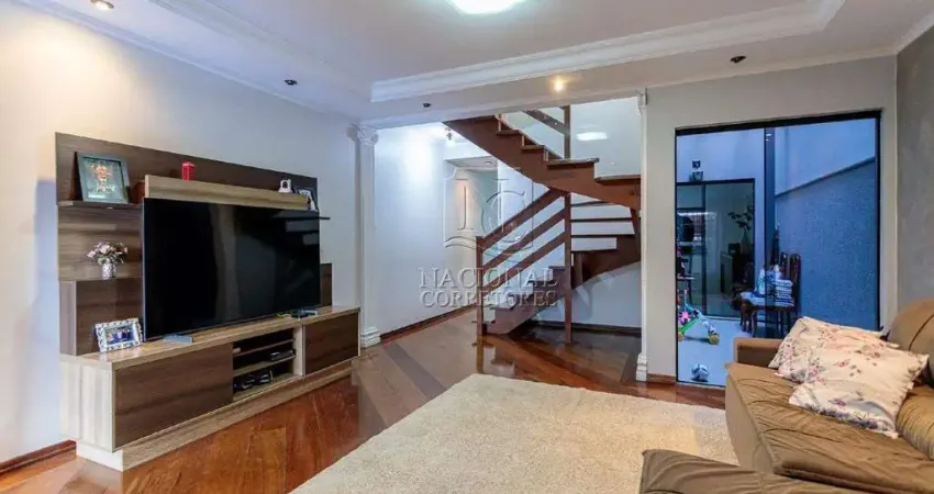 Sobrado com 3 suítes planejadas, área gourmet e 4 vagas no parque das nações