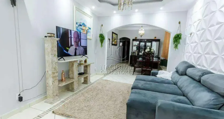 Linda casa assobradada para locação com 4 dormitórios, 1 Suíte, 3 vagas no Parque Erasmo Assunção – 195m²