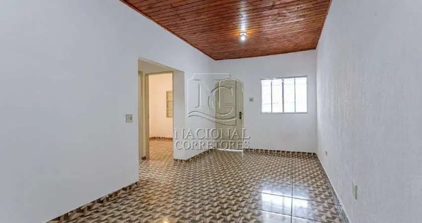 Casa para Aluguel em Santo André (Vila Scarpelli) – 2 Dormitórios, Quintal e 2 Vagas