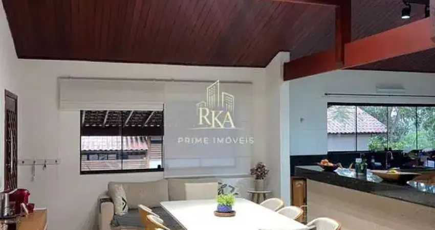 Casa de campo mobiliada com 220m2, 3 suítes para venda em Araçariguama - SP