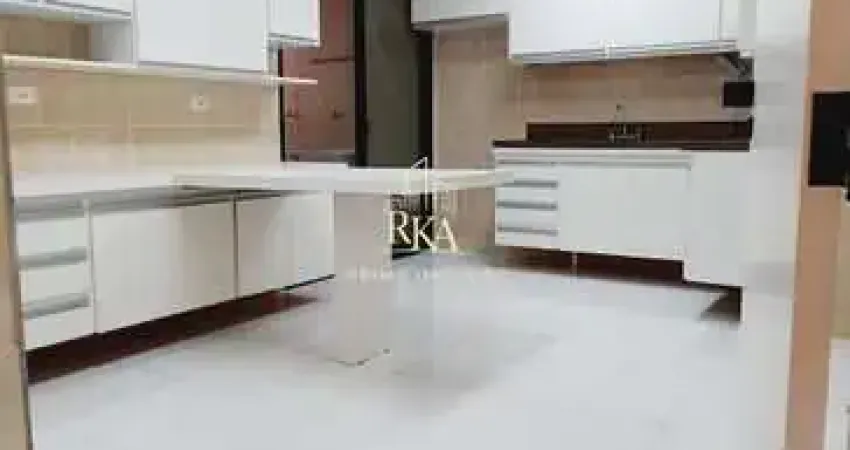 Apartamento com 165m², 3 dormitórios, sendo 1 suíte e 2 vagas de garagem, dispon