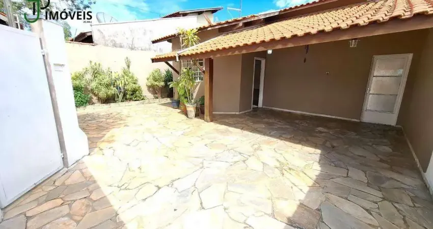 Casa com 2 dormitórios para alugar, 131 m² por R$ 2.877,00/mês - Jardim Silvio Rinaldi II - Jaguariúna/SP