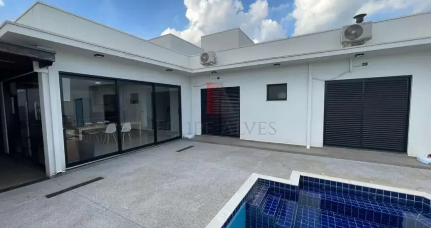 Imperdível casa em condomínio no Portal Ville Azaleia em Boituva-SP: 3 quartos, 2 suítes, 1 sala, 3 vagas de garagem, 252m².