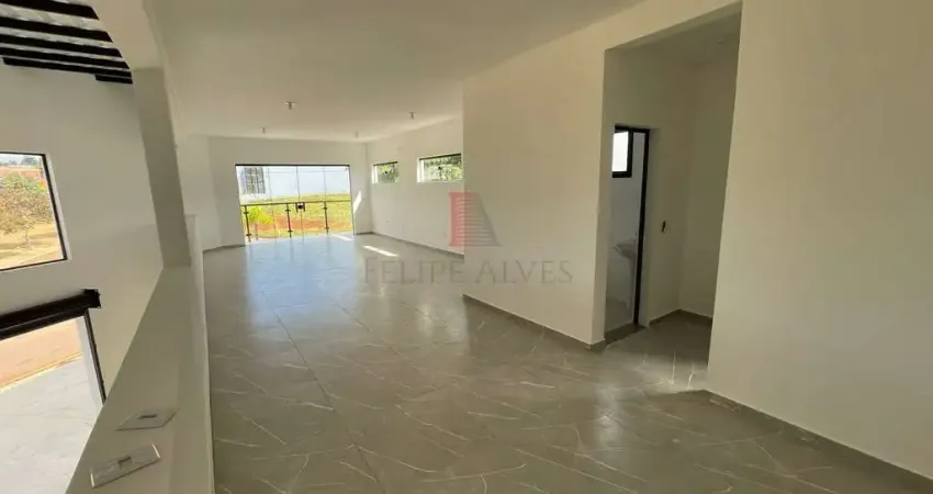 Galpão comercial à venda em Boituva-SP - 2 salas, 4 banheiros, 9 vagas, 200m² - Imperdível no Portal Ville Jardins!