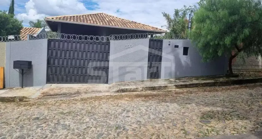 Casa à Venda por R 910.000 em Lagoa Santa - Com Piscina e Área Gourmet