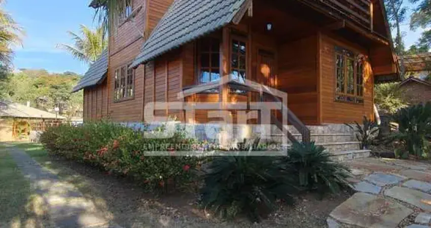 Excelente Casa de Madeira no Condados da Lagoa por R 7.000 mês