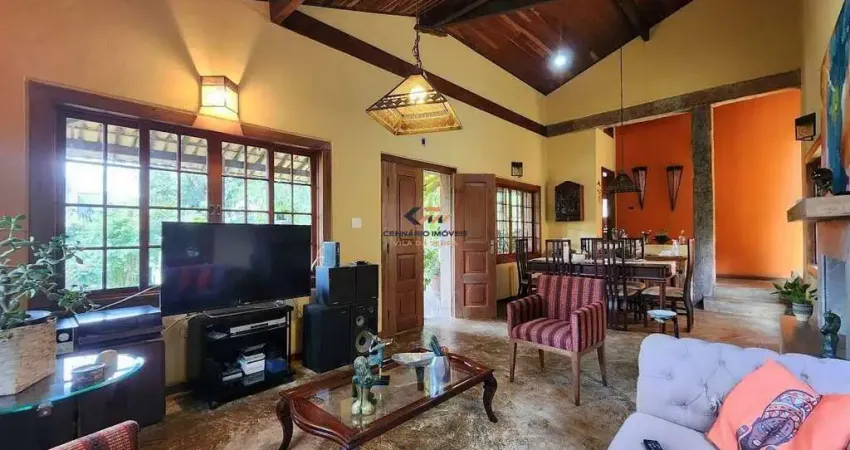 Casa para venda com 5 quartos, 2 suítes, 6 vagas no Condominio Ville de Montagne.