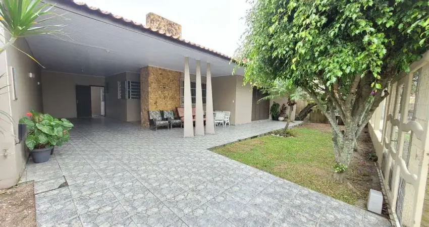 Excelente imóvel com 03 dormitórios a poucos metros da praia de Tramandaí