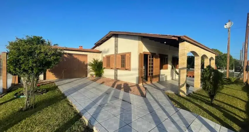 Casa 3 dormitórios à poucos metros do Mar no centro de Tramandaí