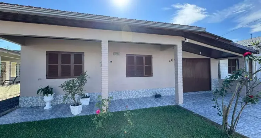 Casa com 3 quartos à venda na Santos Dumont, 2560, Centro, Tramandaí