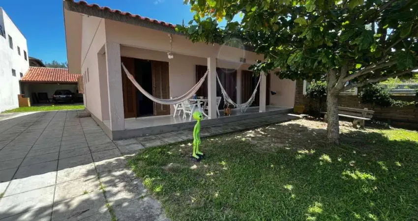 Casa com 5 quartos à venda na Osvaldo Bastos, 735, Zona Nova, Tramandaí