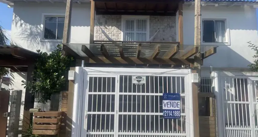 Lindo sobrado mobiliado a poucas ruas da beira do mar no centro de Imbé - RS