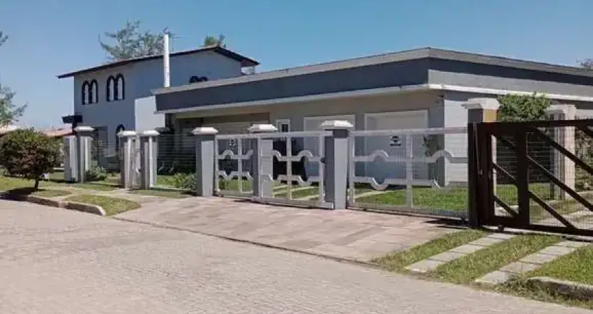 Excelente imóvel 5 dormitórios a poucos metros do mar em Imbé-RS