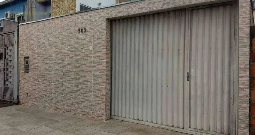 Sobrado com Piscina e Quintal, à venda por R$ 600 mil no Jardim Quaresmeira II, Suzano.