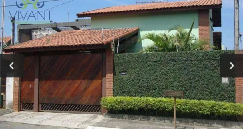 Sobrado com 4 dormitórios à venda, 206 m² por R$ 600.000,00 - Vila Amorim - Suzano/SP