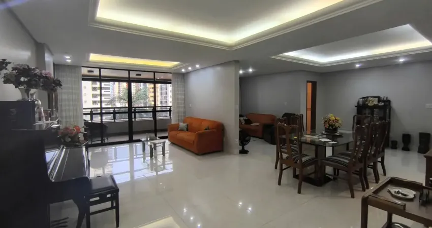 Apartamento para venda possui 215 metros quadrados com 4 quartos em Setor Bueno - Goiânia - GO