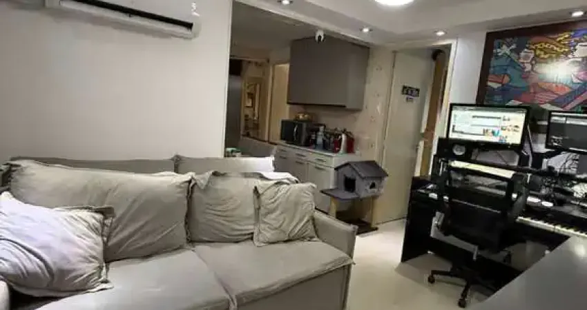 Apartamento médio i 49m² i 2 dormitórios i sala i 01 vaga de garagem i r$220.000,00 i próximo da estação do metrô arthur alvim.