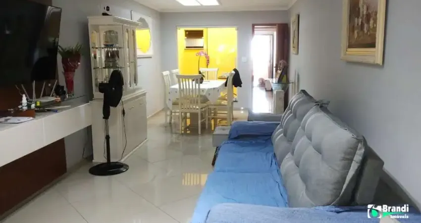 Sobrado moderno e espaçoso com 3 dormitórios e 3 vagas na vila alpina